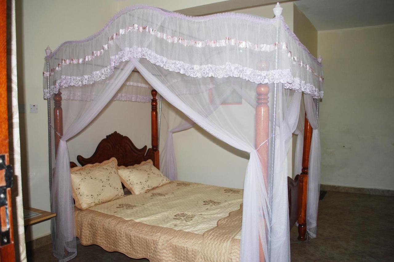 Relief Motel Fort Portal 외부 사진