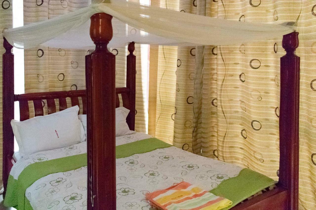 Relief Motel Fort Portal 외부 사진