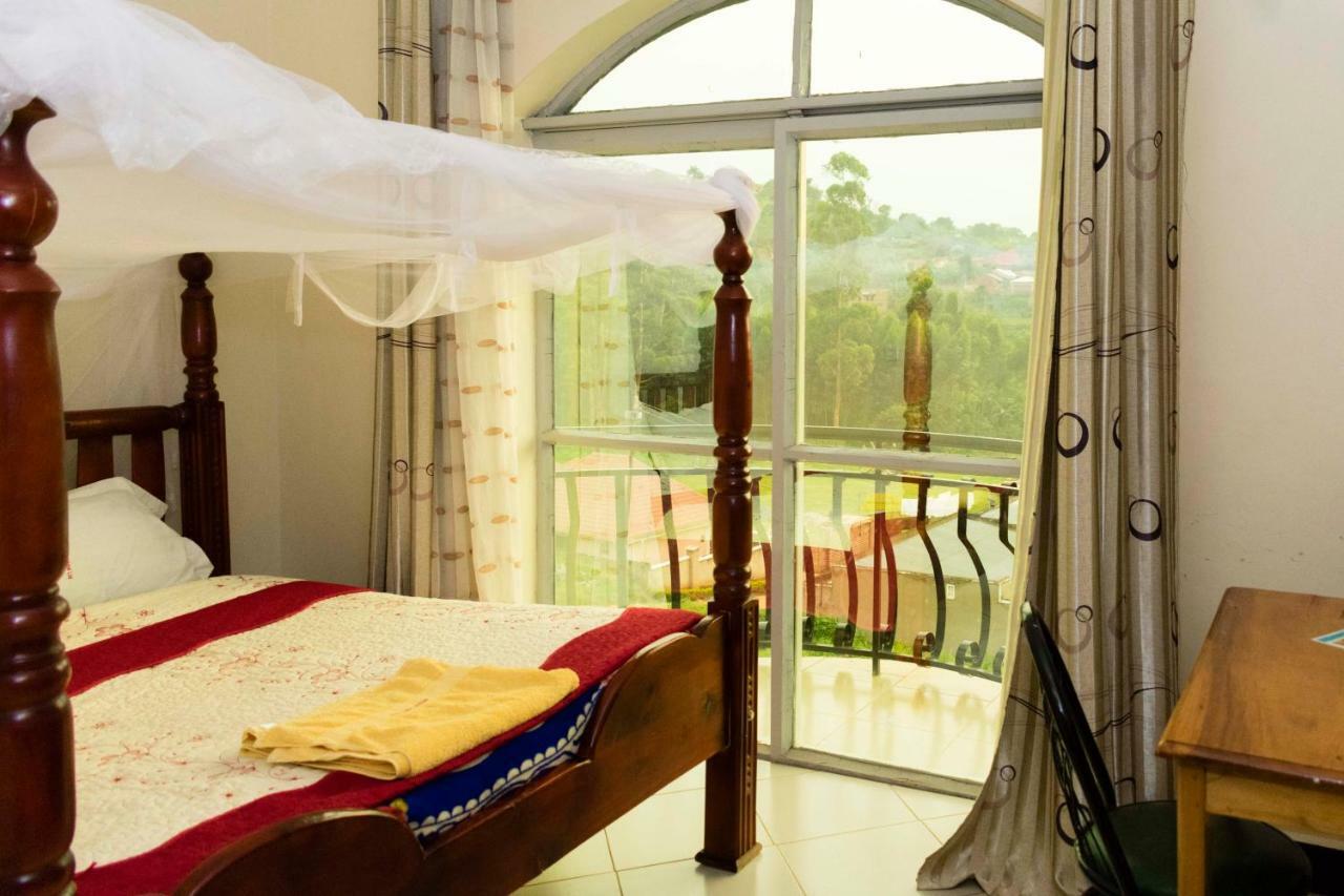 Relief Motel Fort Portal 외부 사진