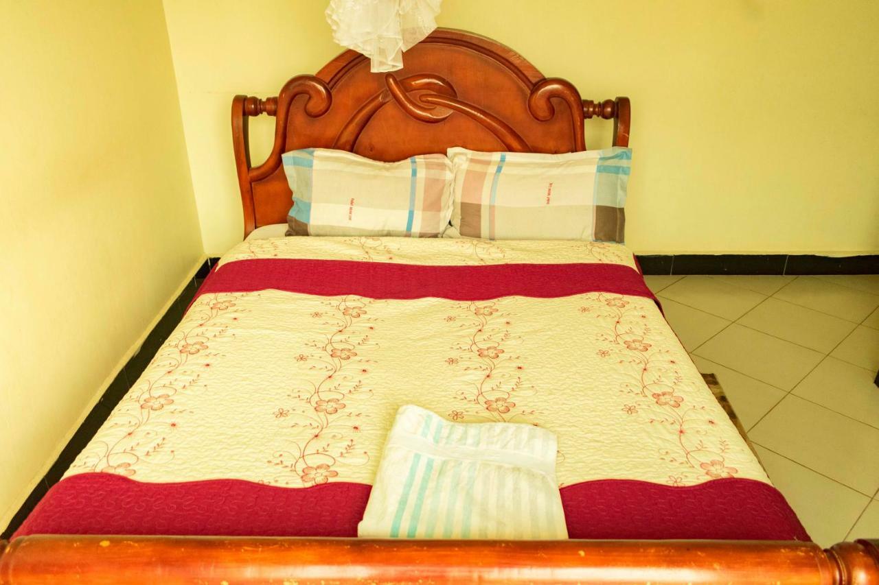 Relief Motel Fort Portal 외부 사진