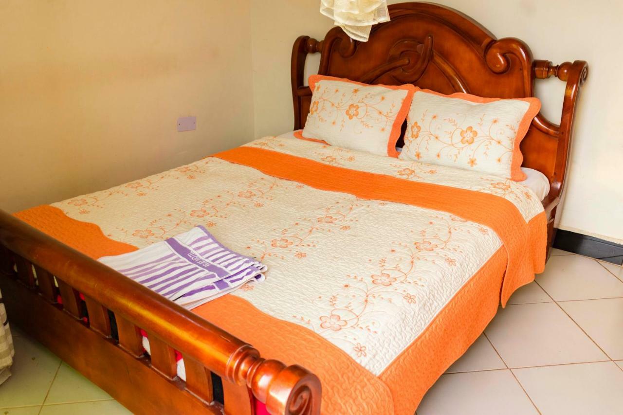 Relief Motel Fort Portal 외부 사진