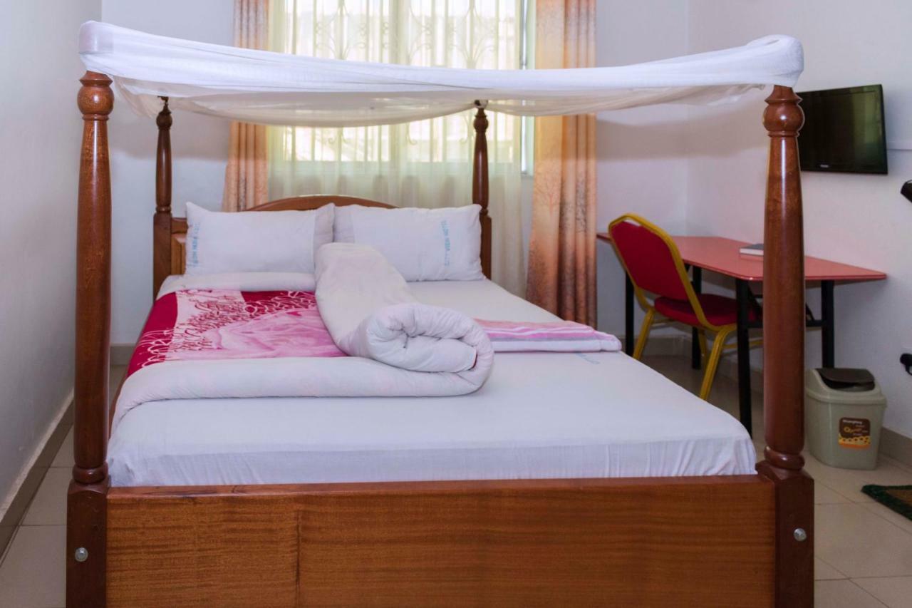 Relief Motel Fort Portal 외부 사진
